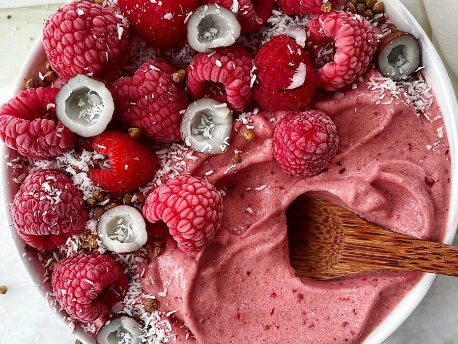 Smoothie bowl made fresh by private chef Muna in Canggu